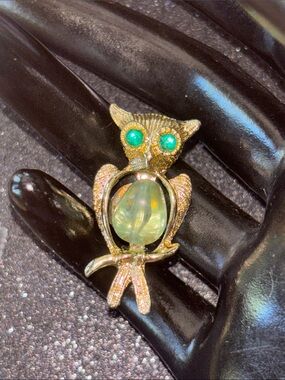 Owl Vintage Gold emerald  peridot jelly belly brooch pin